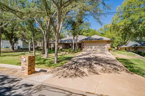 5004 Largo Dr, Granbury, TX 76049