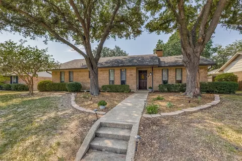 2010 Columbia Dr, Richardson, TX 75081