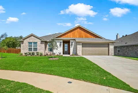 656 Mooney Dr, Saginaw, TX 76179