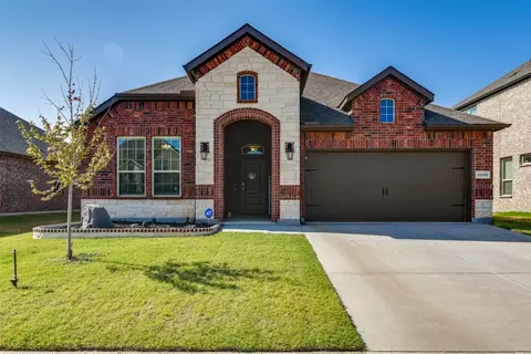 11000 Glover Ln, Aubrey, TX 76227