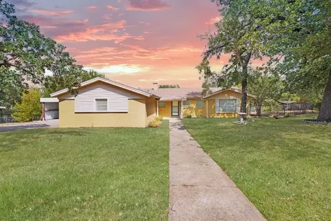 2403 Morningside Dr, Mineral Wells, TX 76067