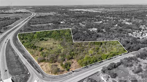 704 S Magnolia Ave, Hubbard, TX 76648