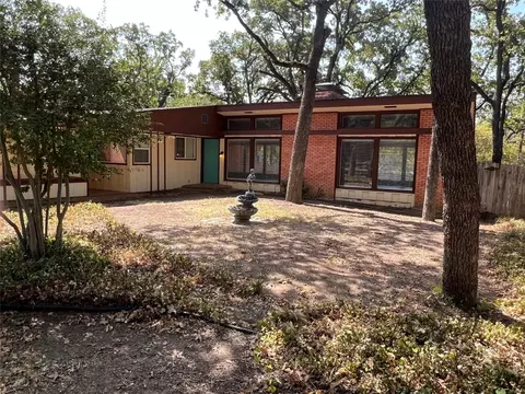 5832 Yolanda Dr, Fort Worth, TX 76112