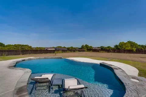 609 E Highland Rd, Ovilla, TX 75154