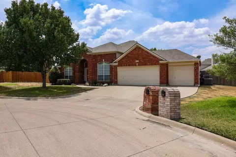 8312 Big Stone Ct, Fort Worth, TX 76123