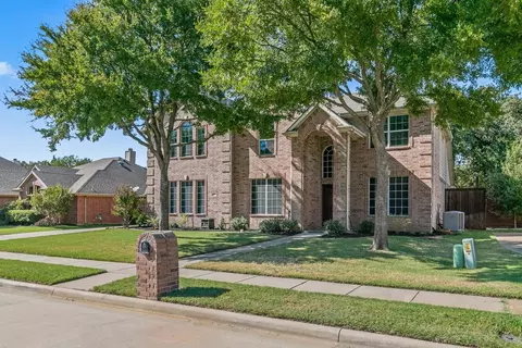 3905 Park Wood Dr, Corinth, TX 76208