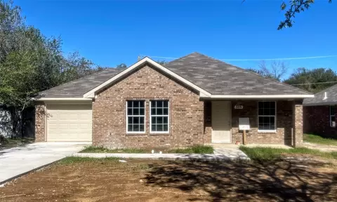 808 SW 24th St, Mineral Wells, TX 76067