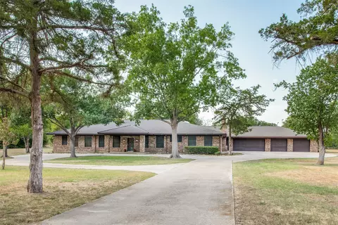 5826 Black Oak Ln, River Oaks, TX 76114