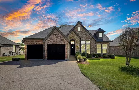 1216 Burkburnett Dr, Weatherford, TX 76087