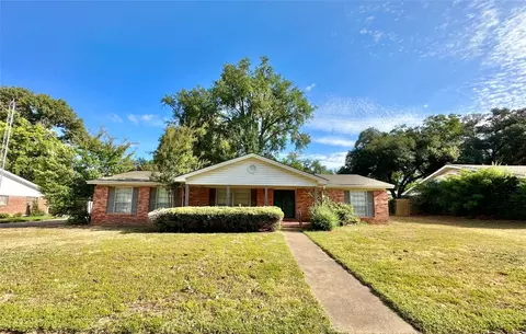 903 Bradley Dr, Athens, TX 75751