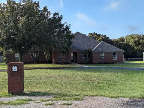 164 Mustang Meadow Dr, Decatur, TX 76234
