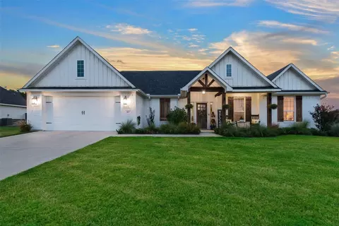 441 N College St, Pilot Point, TX 76258