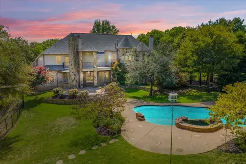 831 Simmons Ct, Southlake, TX 76092