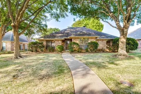 1328 Nettleton Dr, Desoto, TX 75115