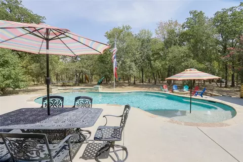 6942 Nine Mile Bridge Rd, Fort Worth, TX 76135