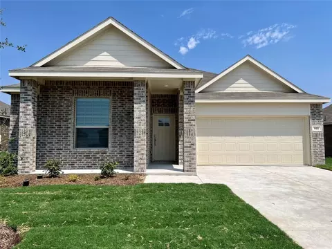 932 High Noon Dr, Fort Worth, TX 76052
