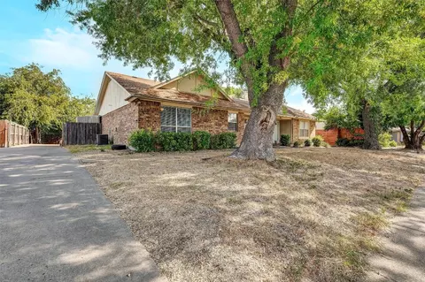 506 Augustine Dr, Euless, TX 76039