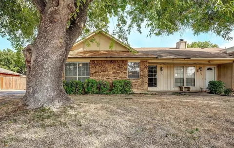 506 Augustine Dr, Euless, TX 76039 photo 2