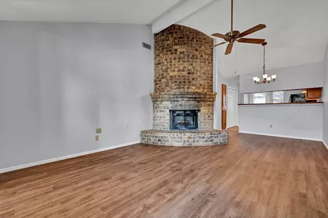 506 Augustine Dr, Euless, TX 76039 photo 4