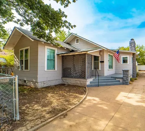 300 W 5th St, Breckenridge, TX 76424