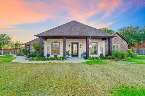 9609 Dickson Rd, Fort Worth, TX 76179