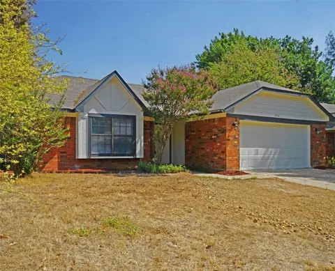 2916 Creekwood Ln, Fort Worth, TX 76123