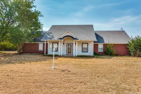 128 E Bradshaw Rd, Springtown, TX 76082