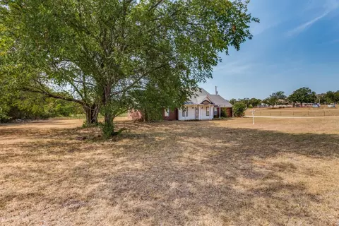 128 E Bradshaw Rd, Springtown, TX 76082 photo 3