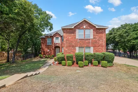 1408 Hummingbird Ct, Crowley, TX 76036