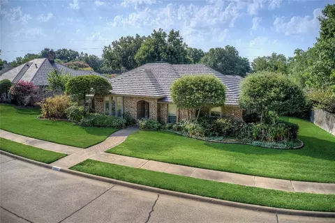 3206 Oxford Dr, Rowlett, TX 75088