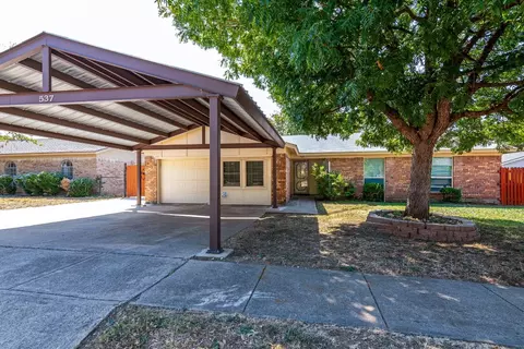 537 Saddle Ridge Ln, Saginaw, TX 76179