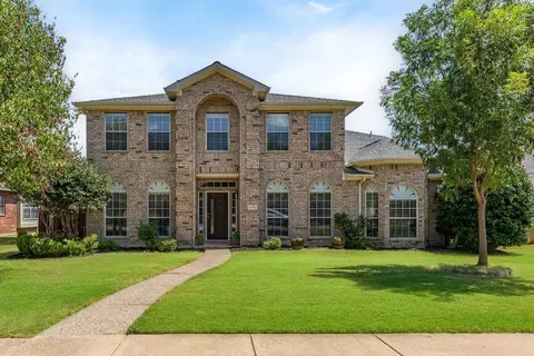 9316 Big Foot Dr, Plano, TX 75025
