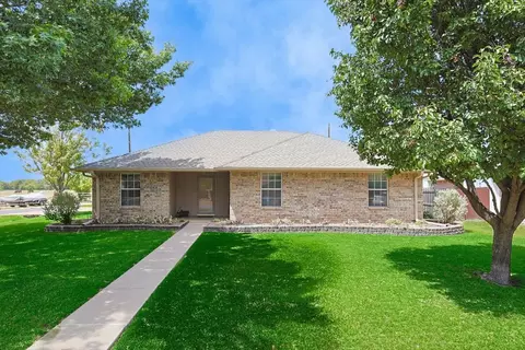 1824 Sharon Dr, Corinth, TX 76210