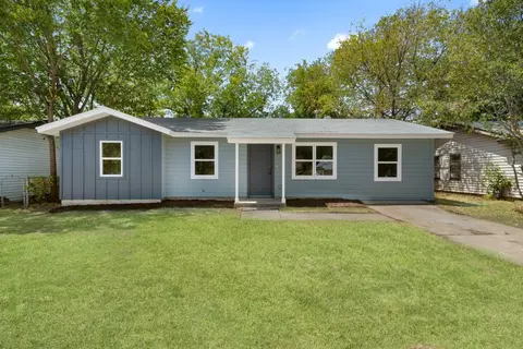 337 NW King St, Burleson, TX 76028