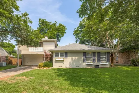 706 S Weatherred Dr, Richardson, TX 75080