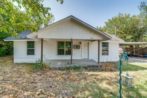306 Elm Ave, Alvarado, TX 76009