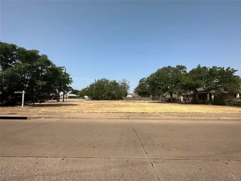 3717 Savage St, Dallas, TX 75209