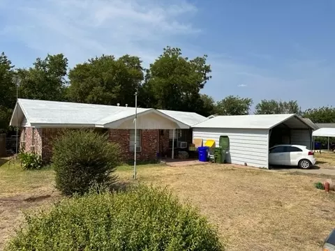 317 W Jones St, Krum, TX 76249