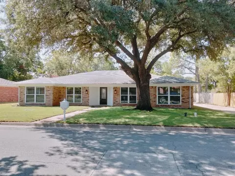 439 Baker Dr, Hurst, TX 76054