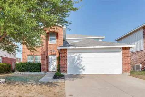 5317 Blue Quartz Rd, Fort Worth, TX 76179