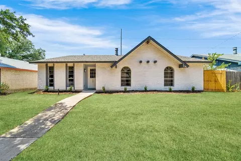 3609 S Elm Dr, Grand Prairie, TX 75052