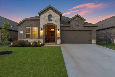 11001 Klondike Ln, Aubrey, TX 76227