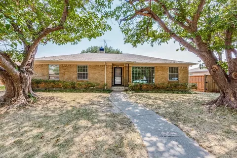 5812 Marview Ln, Dallas, TX 75227