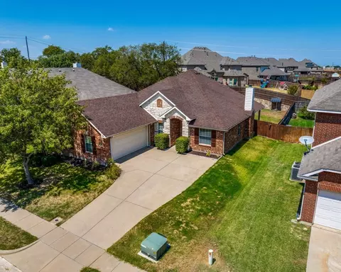217 Brook Meadow Ct, Midlothian, TX 76065