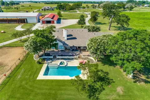10529 Strittmatter Rd, Pilot Point, TX 76258 photo 4