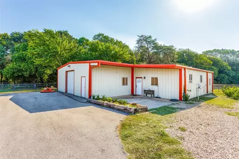 10529 Strittmatter Rd, Pilot Point, TX 76258 photo 9