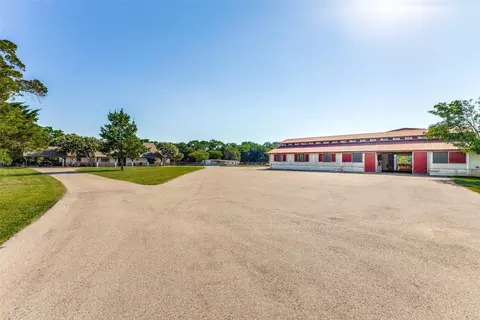 10529 Strittmatter Rd, Pilot Point, TX 76258 photo 8