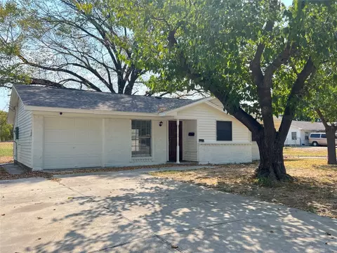 2316 Avis St, Mesquite, TX 75149