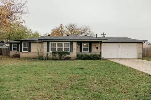 4312 Cummings Dr, North Richland Hills, TX 76180