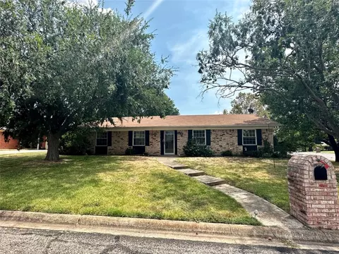 622 Oxford Dr, Sherman, TX 75092